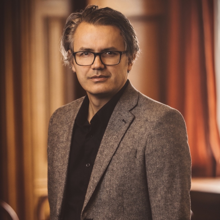 Författaren och journalisten Jesper Huor. Copyright/fotograf: Rickard L. Eriksson © Bonnierförlagen